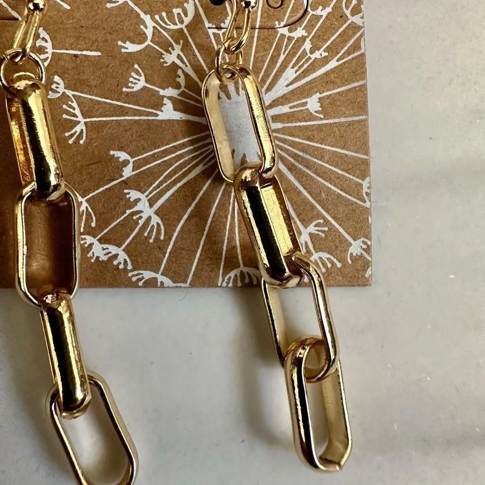 Gold tone chain link earrings